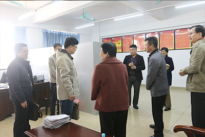 专家组考察思政课教学单位办公场所